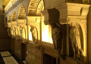 Statues in the Great Hall of the John Adams Courthouse