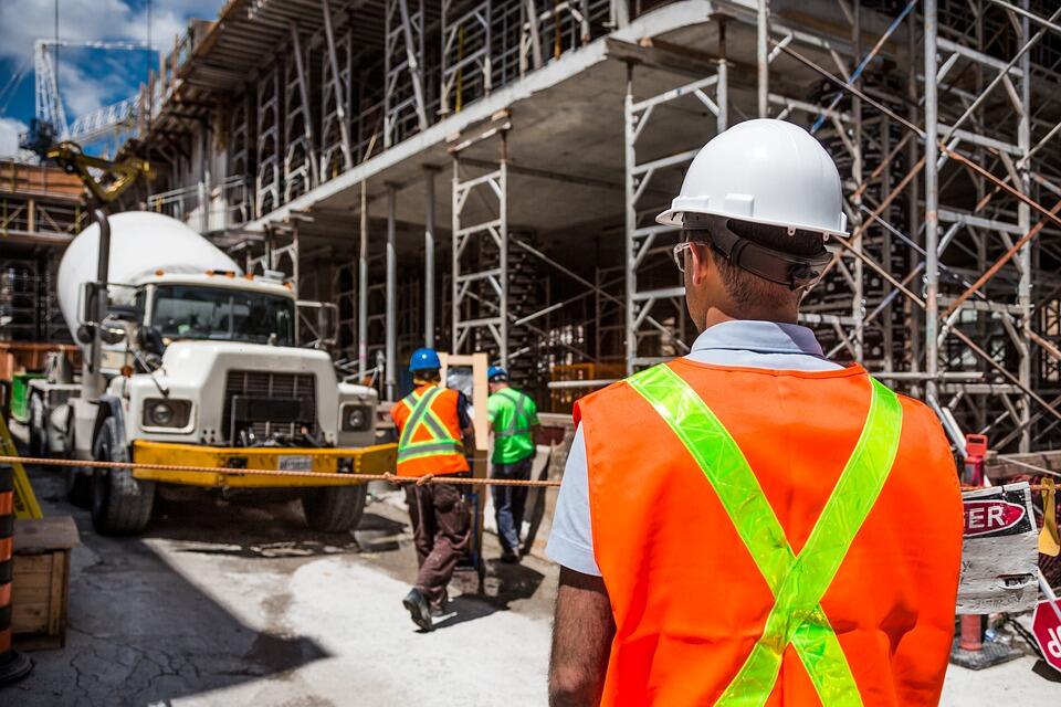 An image of workers at a construction site.