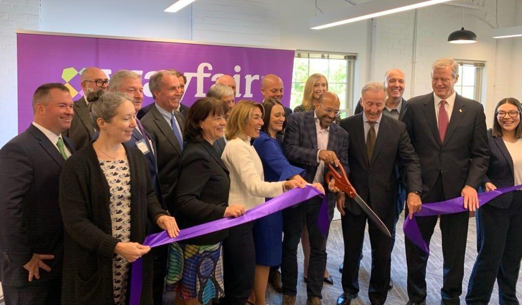 Governor Charlie Baker, Lieutenant Governor Karyn Polito and Secretary of Housing and Economic Development Mike Kennealy joined Congressman Richard Neal, Wayfair CEO Niraj Shah, Pittsfield Mayor Linda Tyer and other state and local leaders to cut the ribbon on Wayfair’s new customer service center in Pittsfield.