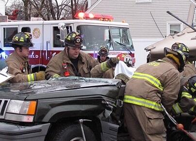 Springfield firefighter rescuing