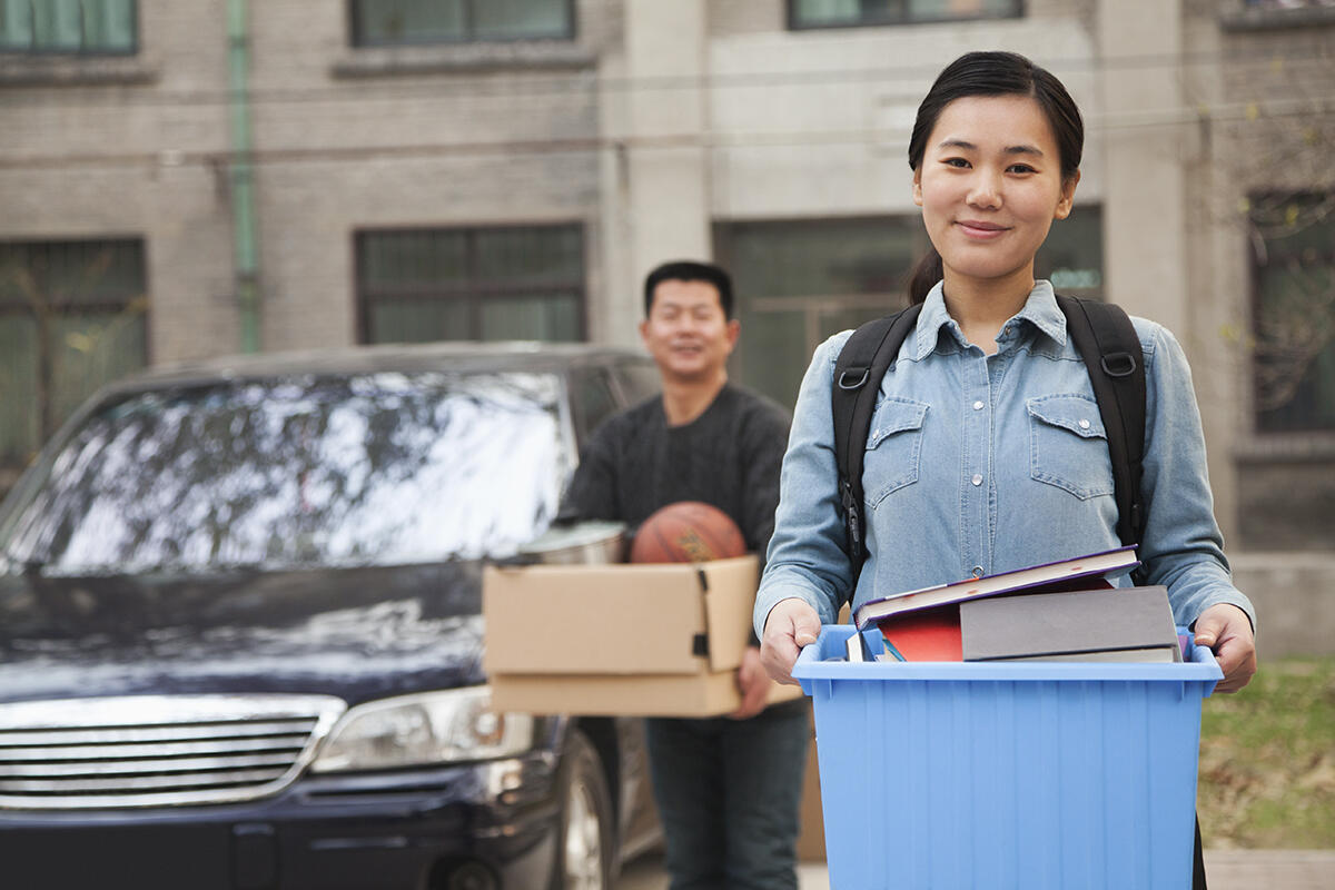 College student and dad moving in