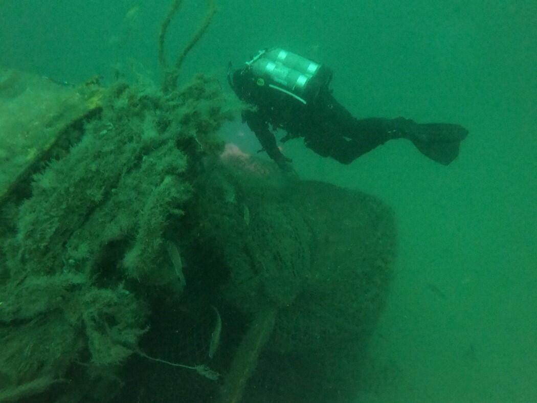 Divers from DMF and WHOI conducting a reconnaissance dive on August 11, 2020. 