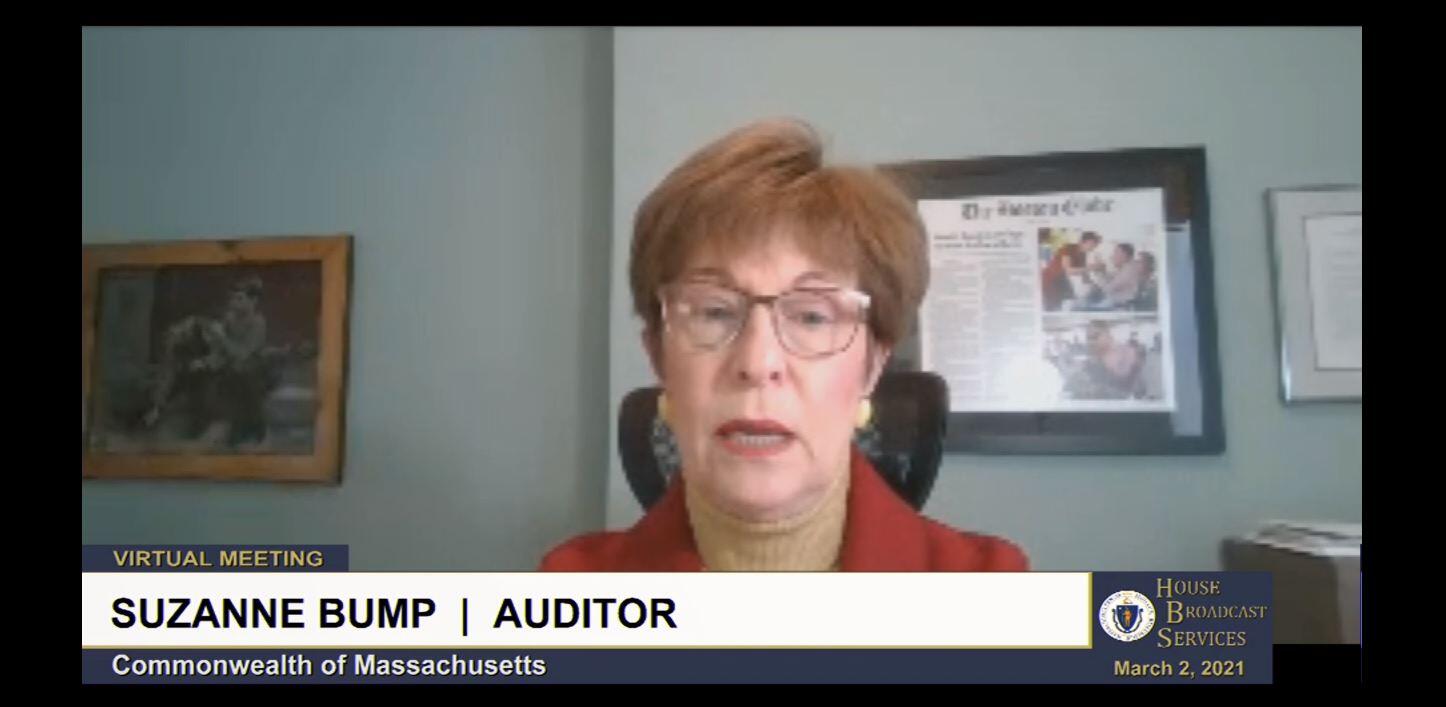 An image of Auditor Bump testifying.