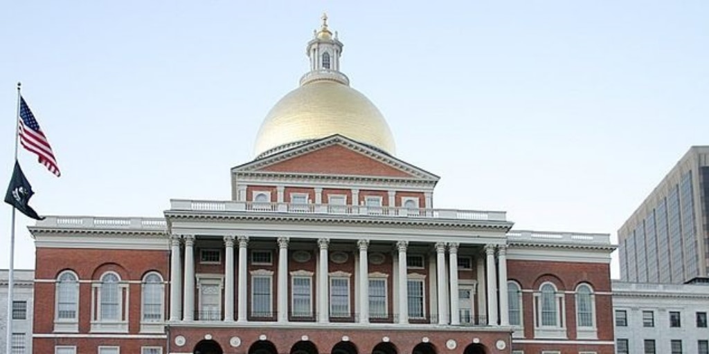 An image of the State House.