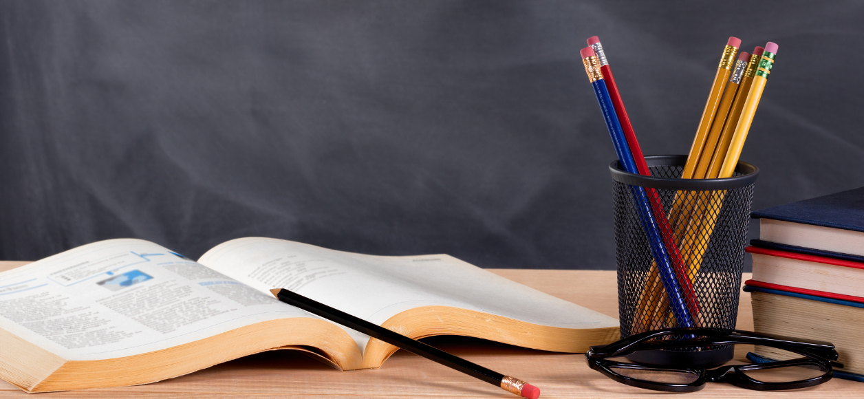 An image of a teacher's desk.