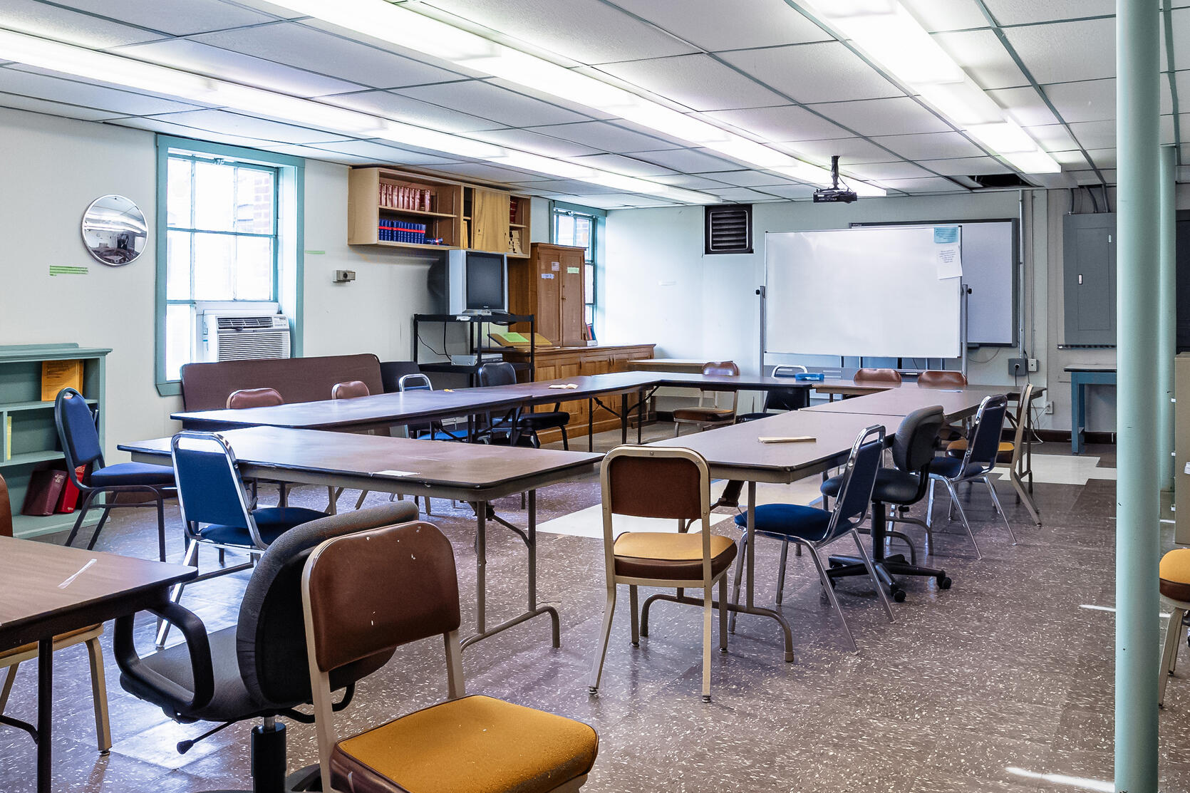 MCI-Framingham Boston College Classroom