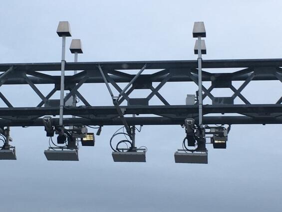 Electronic toll gantry