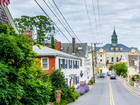 A street with houses lining it.