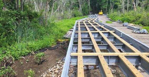Instillation of the elevated boardwalk 