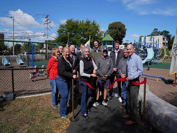 group at ribbon cutting