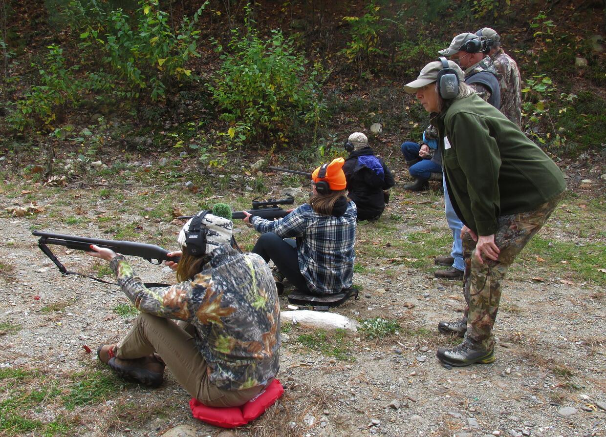 Anne Poole coaching new hunters on the range