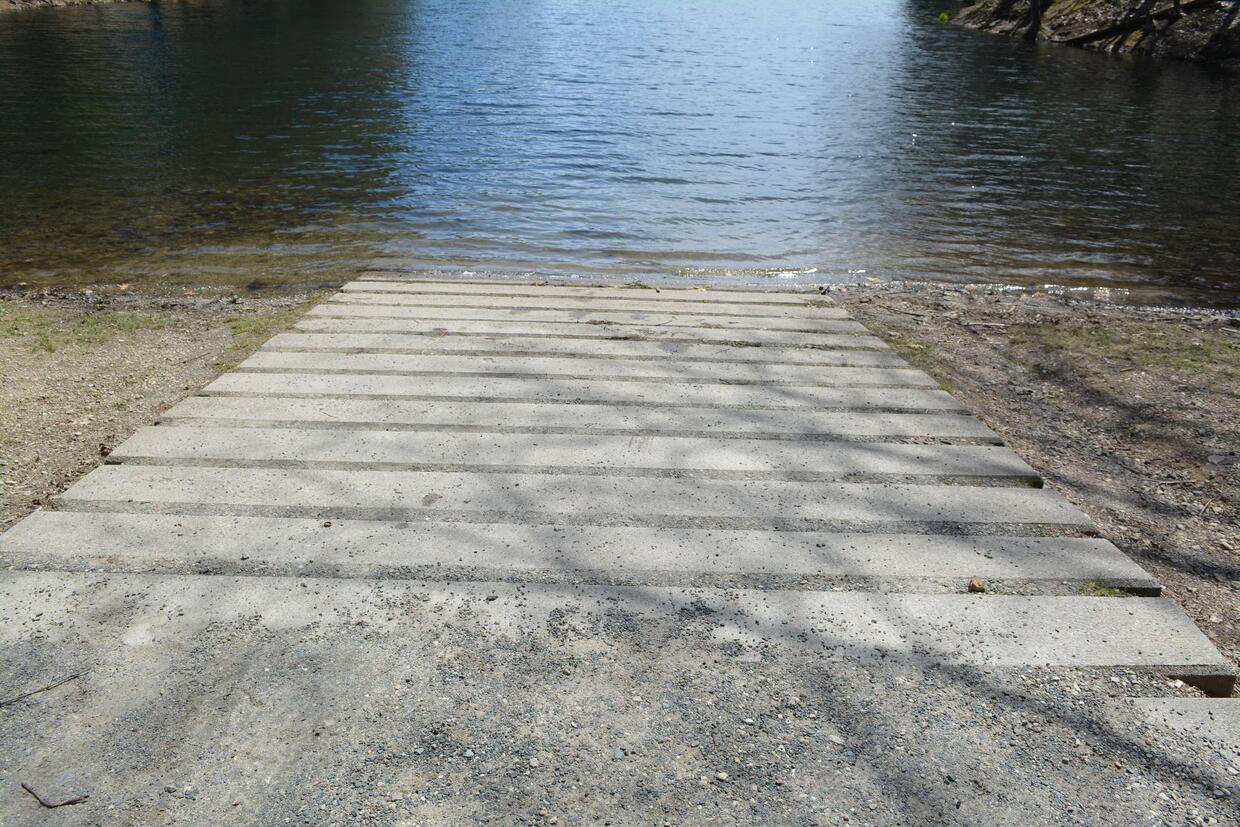 concrete pad boat ramp terminating into water