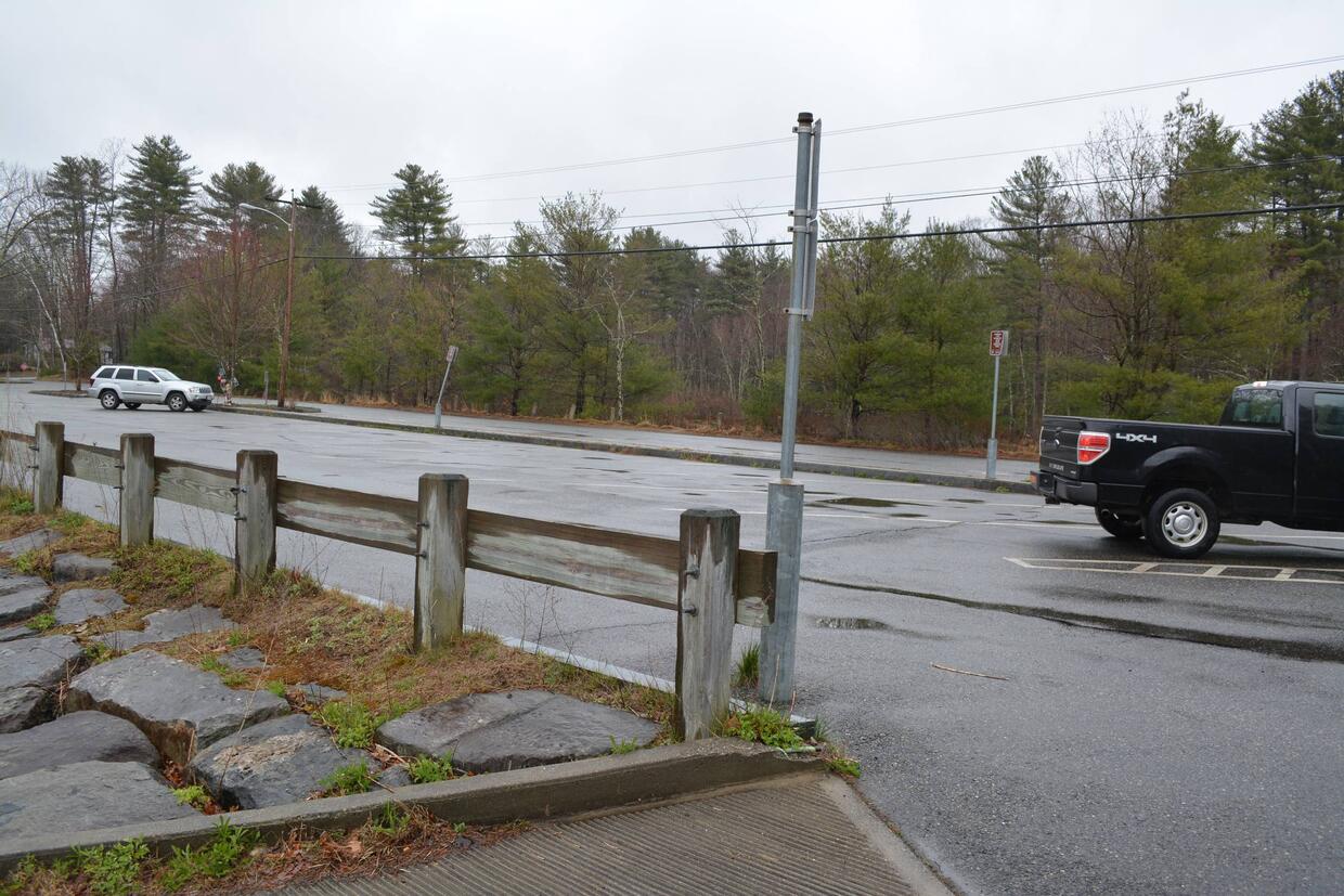 Hamilton Reservoir Parking