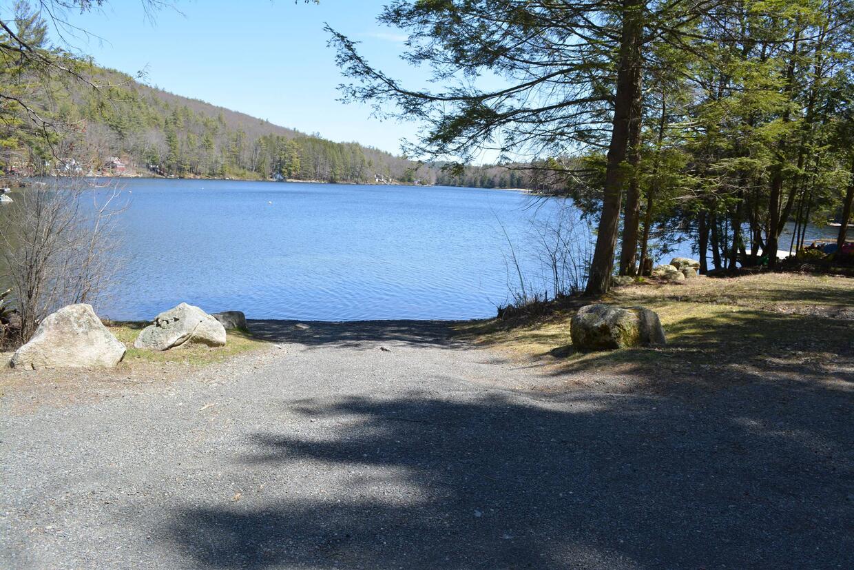Lake Warwick boat access