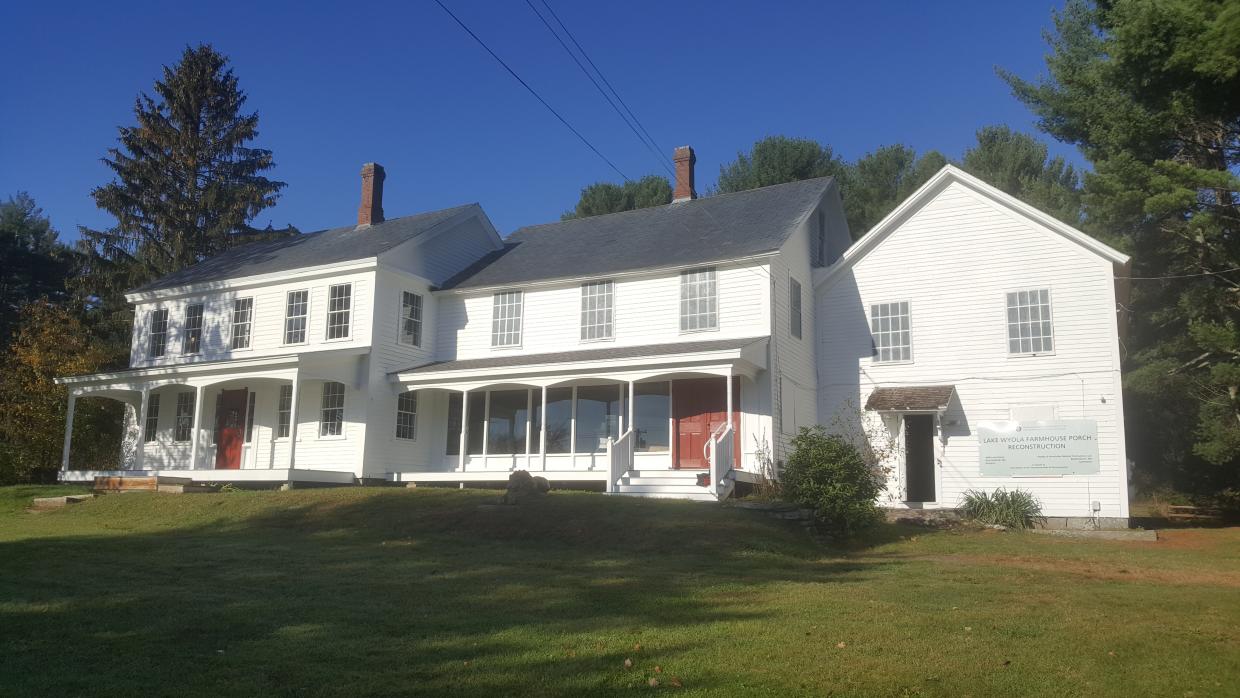 Lake Wyola Farmhouse