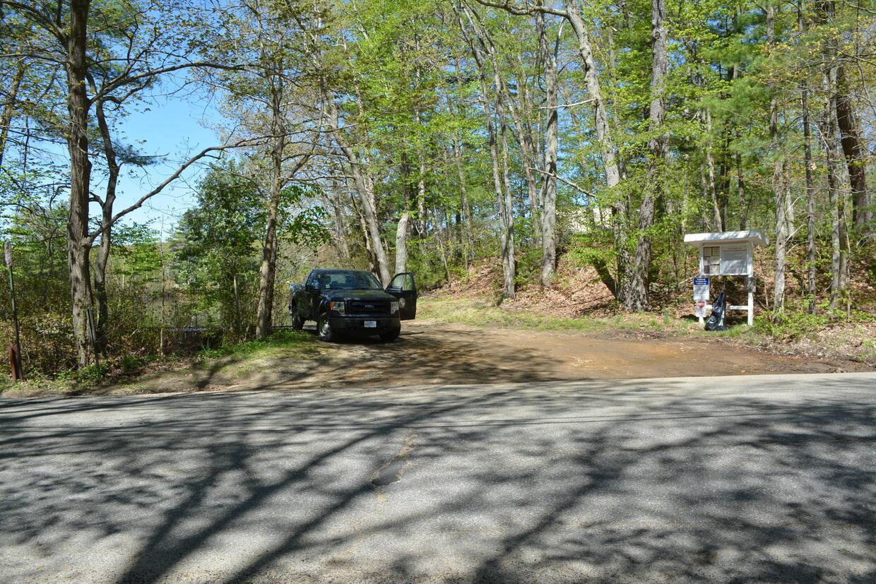 Little Alum Pond Parking