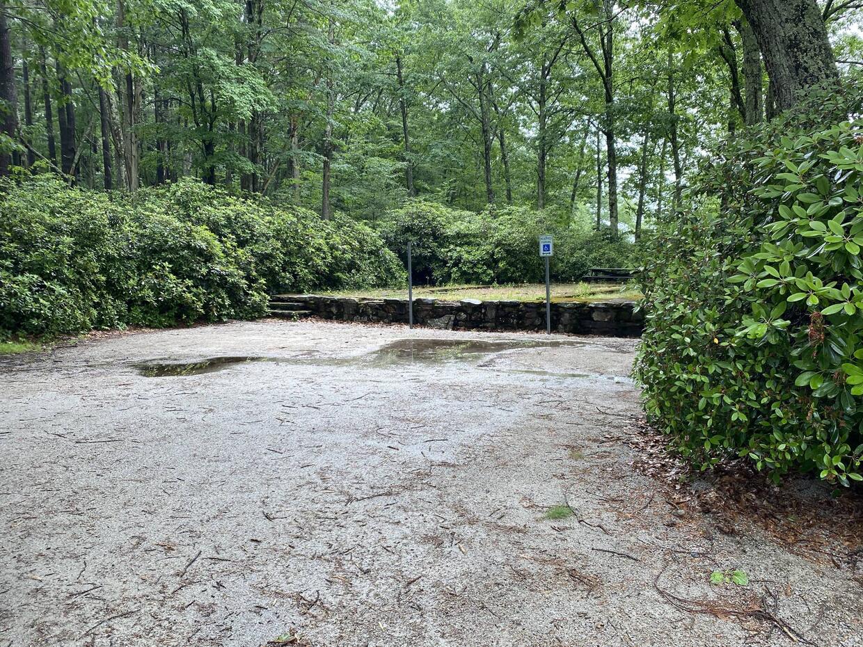 parking area for Eames Pond