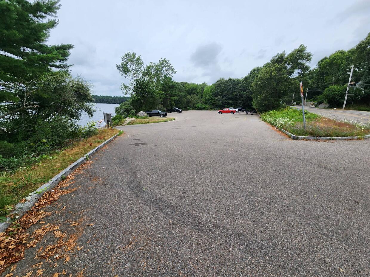 Parking for West Monponsett Pond