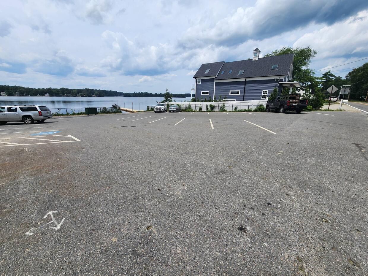 Parking for cars at Oldham Pond.