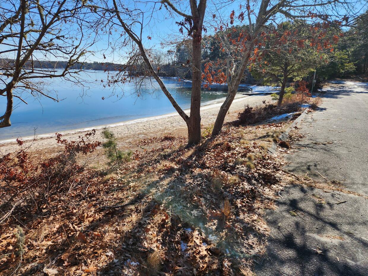 Another area of shore access