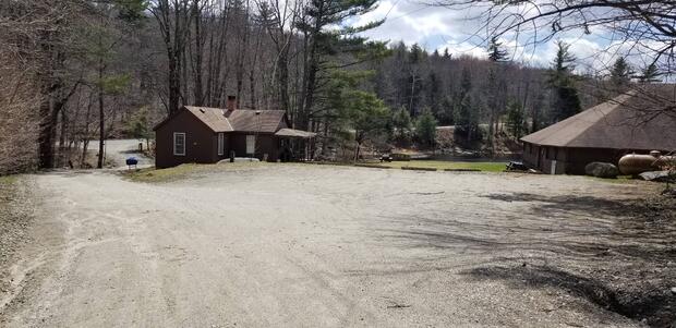 Hallockville Pond Parking