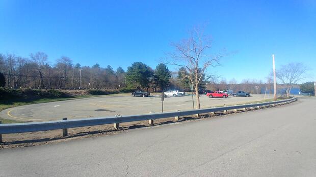 Lake nippenicket parking