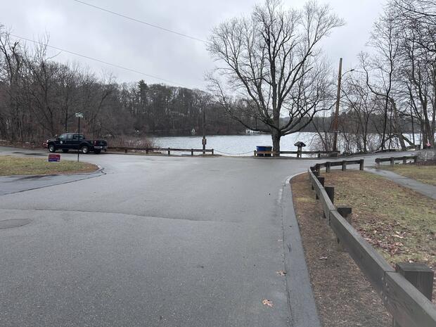 roads leading up to the mansion beach launch