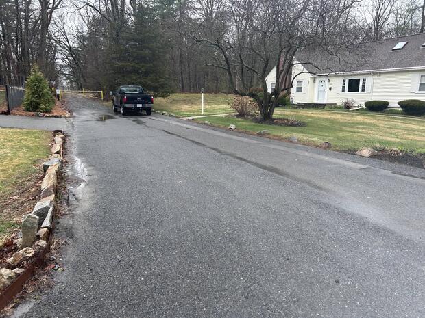 roadside parking off to the side of the gate leading to Foss Reservoir