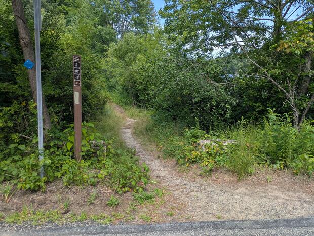 trailhead with sign off of pond street